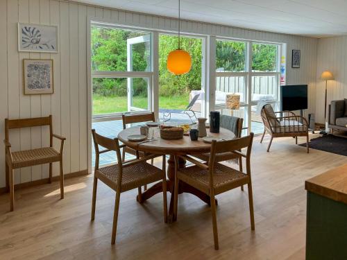 Renovated Holiday Home By Forest Lake In Dueodde – khách sạn tại Dueodde