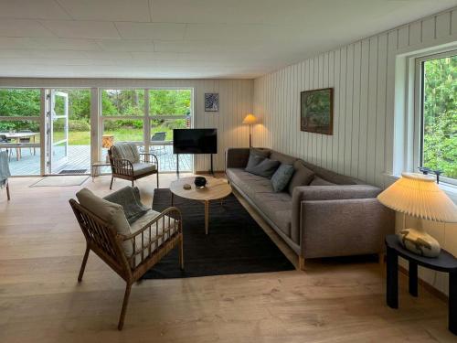 Zunanjost, Renovated Holiday Home By Forest Lake In Dueodde in Snogebaek