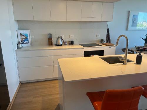 Bondi Junction Incredible views of Sydney Harbour Bridge, Opera House, CBD in Woollahra