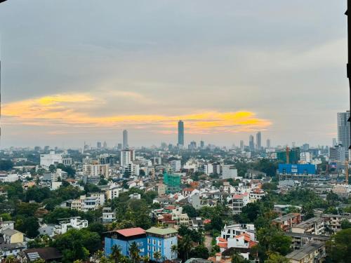Oval View Residencies By C – khách sạn tại Wellampitiya