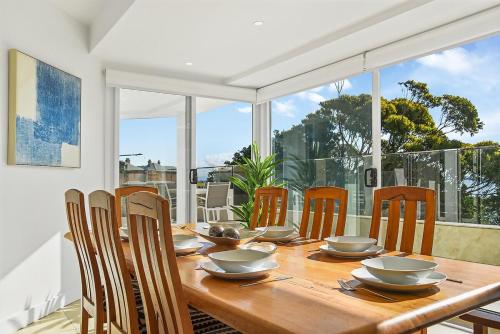 Modern Seafront Luxury, Steps from the Beach in Little Bay