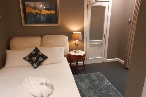 1 queen bed
