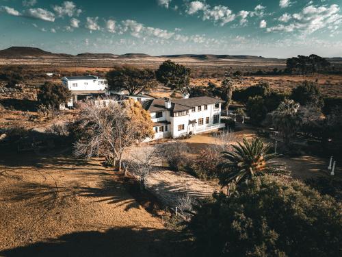 Dellville Country House & Cottages in Carnarvon