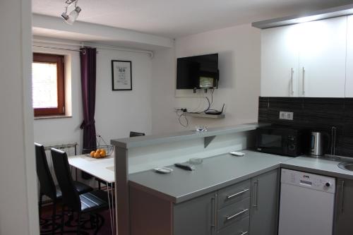 Apartment image 5
