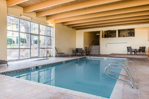 Swimming pool, Baymont by Wyndham Fort Morgan in Fort Morgan (CO)