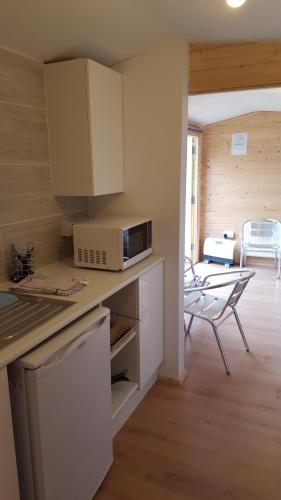 ห้องครัว, คลูนเบก ลอดจ์ (Clunebeg Lodge) in ดรัมนาโดรชิท