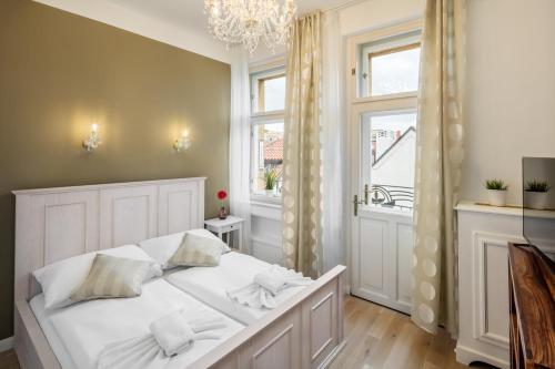 Templova 6 Old Town Apartment - image 12