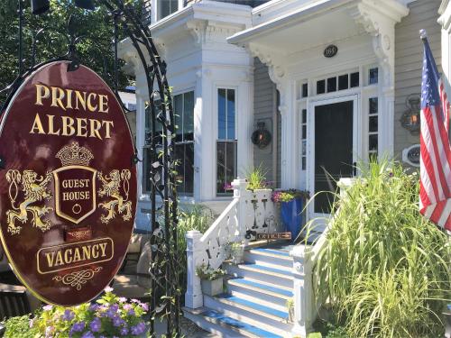 Prince Albert Guest House, Provincetown - 출입구