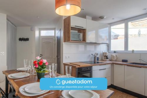 Le Movie - Proche gare - 3 chambres - Location saisonnière - Laval