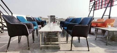 Madallion Hotel - image 4