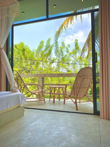 Lotus Surf House in Midigama Beach