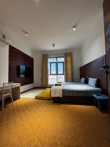 Private Room in Sur House in Sur