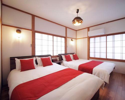 君子屋-森 Private Villa l 4 Bedrooms l 3 Bathrooms l 2 Washrooms l Walk to Osaka Castle l Direct Airport Access