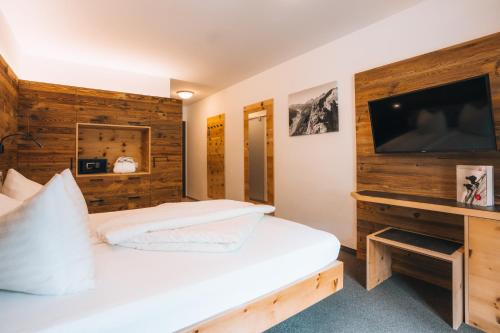 2 queen beds