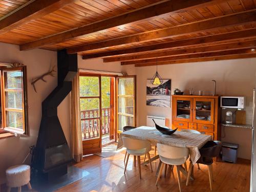 Triplex, chimenea y Wi-Fi, confort a tres niveles - Puig Falcó 1 - Apartment - Pla de l'Ermita