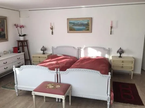 Dream room in basement with private bathroom in Brügg, Schweiz