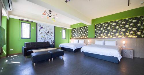2 double beds