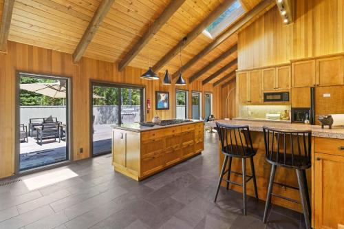 2 Pioneer-AC-Hot Tub-3BR/2BA - image 13