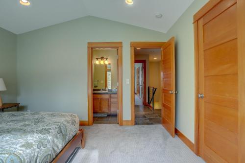 B2-River View-AC-3BR/3.5BA - image 9