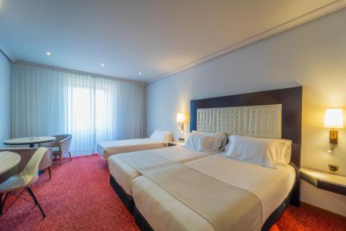 3 twin beds