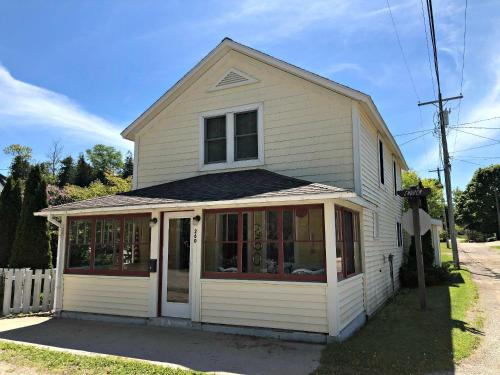 UP Cottage - image 11