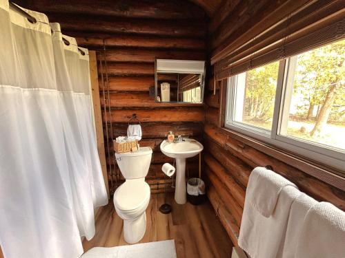 Lakeside Lodge - image 2