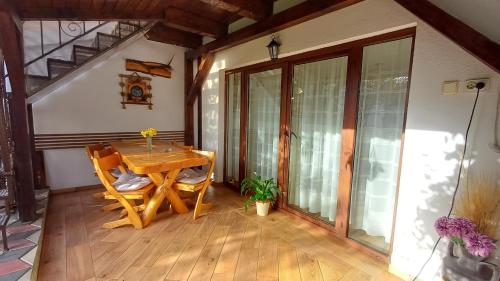Casa Narciselor, Râșnov (Foto 8)