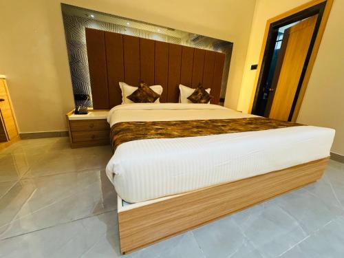 Удобства, Hotel RS Grand in Chandauli
