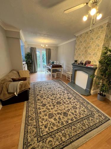 Cozy 2 Bedroom Home in Hucknall, Perfect for a Relaxing Getaway in Hucknall