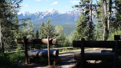 Mountain View Cabins - Banff Mountain View Cabins - Banff