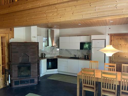 Kitchen, Holiday Home Karhu in Konnevesi