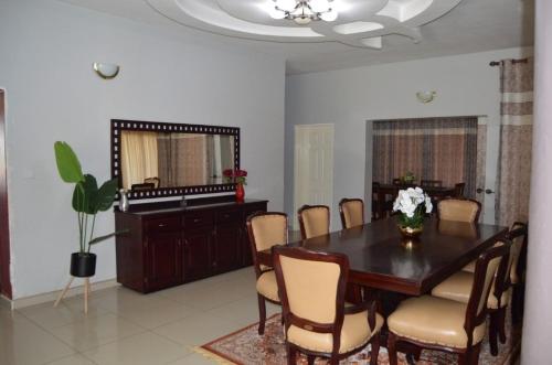 Woodmead Meadows in 鲁瓦