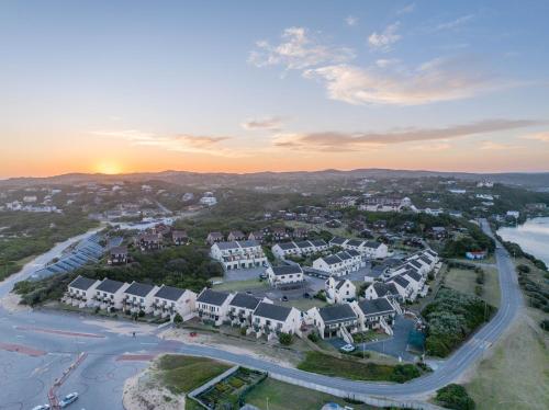 Ohana Retreat - Unbeatable Location - Sea Views in Puero Alfred
