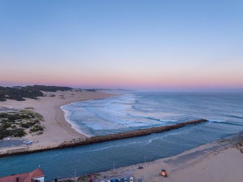 Ohana Retreat - Unbeatable Location - Sea Views in Puero Alfred
