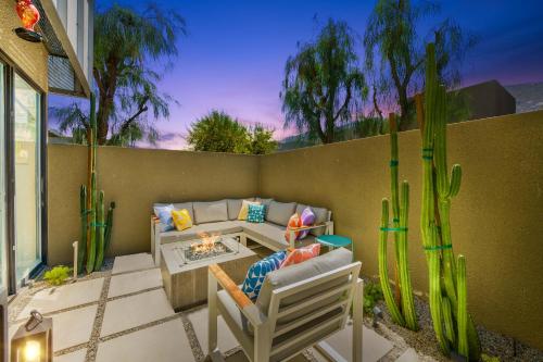 La Mirage Contemporary Home Plus Pool Exclusively Month Plus - image 4