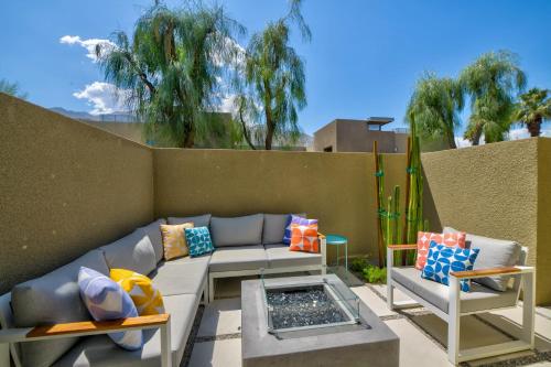 La Mirage Contemporary Home Plus Pool Exclusively Month Plus - image 5