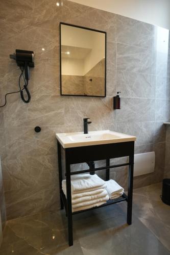 Flyresidence Garibaldi Station - Caiazzo Flyresidence Garibaldi Station - Caiazzo
