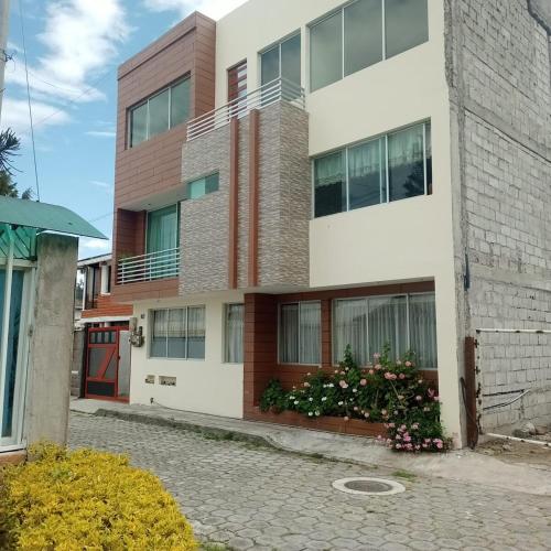 Departamento de 2 habitaciones en la Victoria con garaje gratis in Ibarra