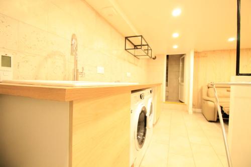 Luxe Neuf - Villa entiere - Parking Prive Gratuit - AC - Climatisation - Sauna - Netflix inclus - Fu in Качан