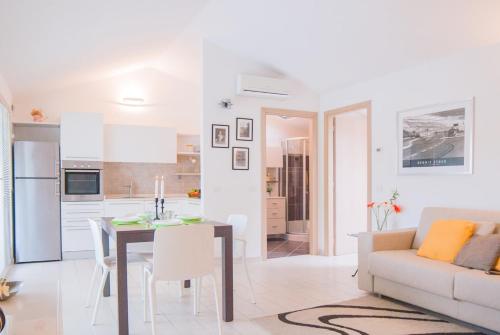 Apartment with terrace SAN FREDIANO AREA -4 people