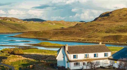 Hotelli välisilme, Loch Erisort House in Balallan