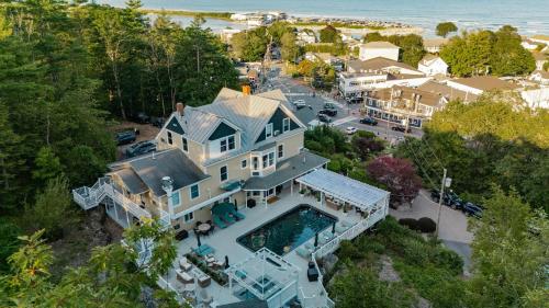 The Trident Inn - Maine