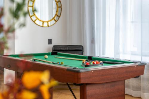 2BR 98m2 Old Town Apt with Pool Table and Free Parking!, Tallinn (foto 8)
