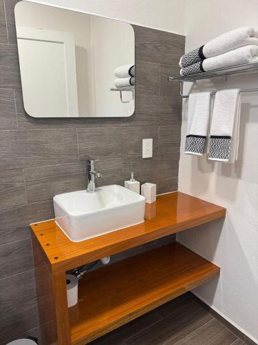 Bathroom, Casa en Huerto Frutal in Chicanna