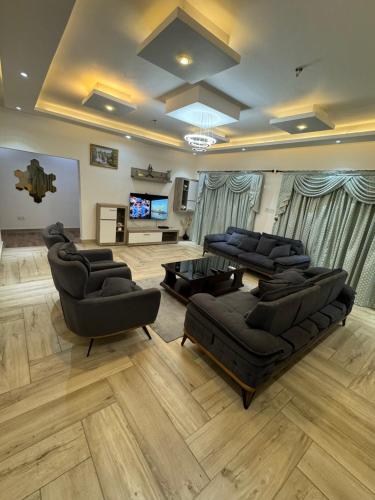 Yussals Luxury Apartment in Ngleshi Amanfro