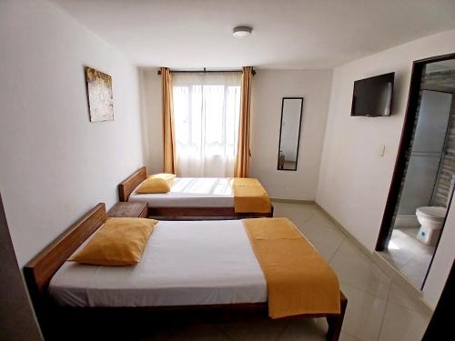 2 twin beds