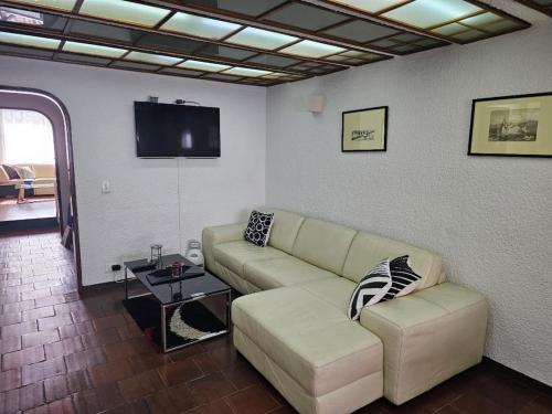 La Casa - image 2
