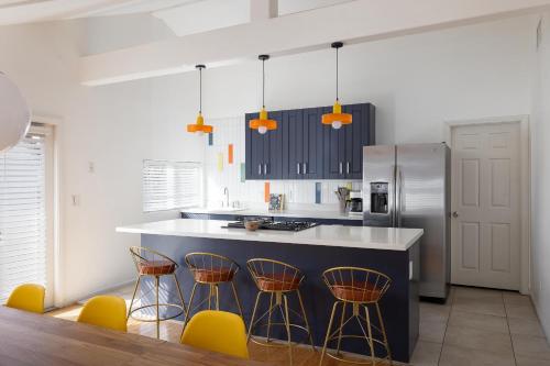 Modern Retro Close To Dt, Zoo, Parking, Hot Tub - San Diego, CA