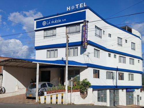 . HOTEL LA RUEDA SR