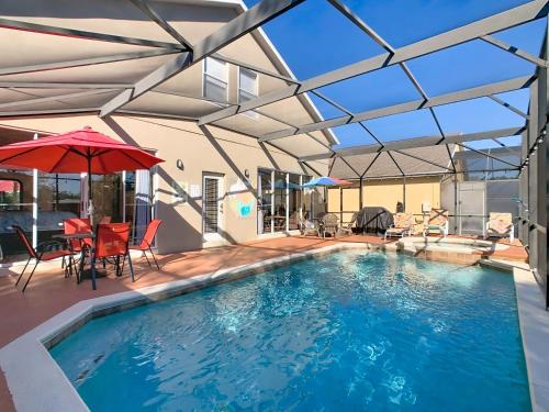 Pool, Spa & Game Room Near Theme Parks - Florida